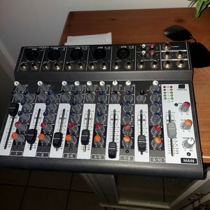 behringer xenyx 1002b, AC & Battery Powered Portable mixer